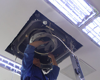 ����������{(di��o)���B(y��ng)